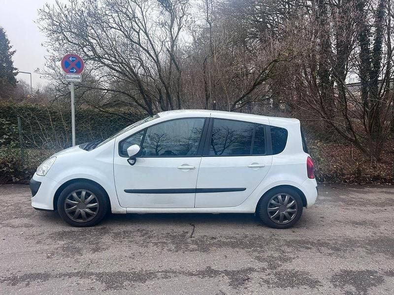 Gebraucht Renault Grand Modus Dynamique 103 PS (75 kW) 2011 Weiß Van / Kleinbus