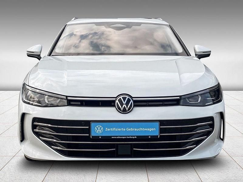 Gebraucht VW Passat Elegance 150 PS (110 kW) 2024 Pure white Kombi