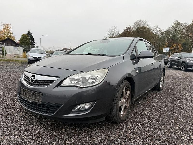 Grau Gebraucht 2012 Opel Astra Limousine | 2.999 € (Guter Preis) - Bild 1/4