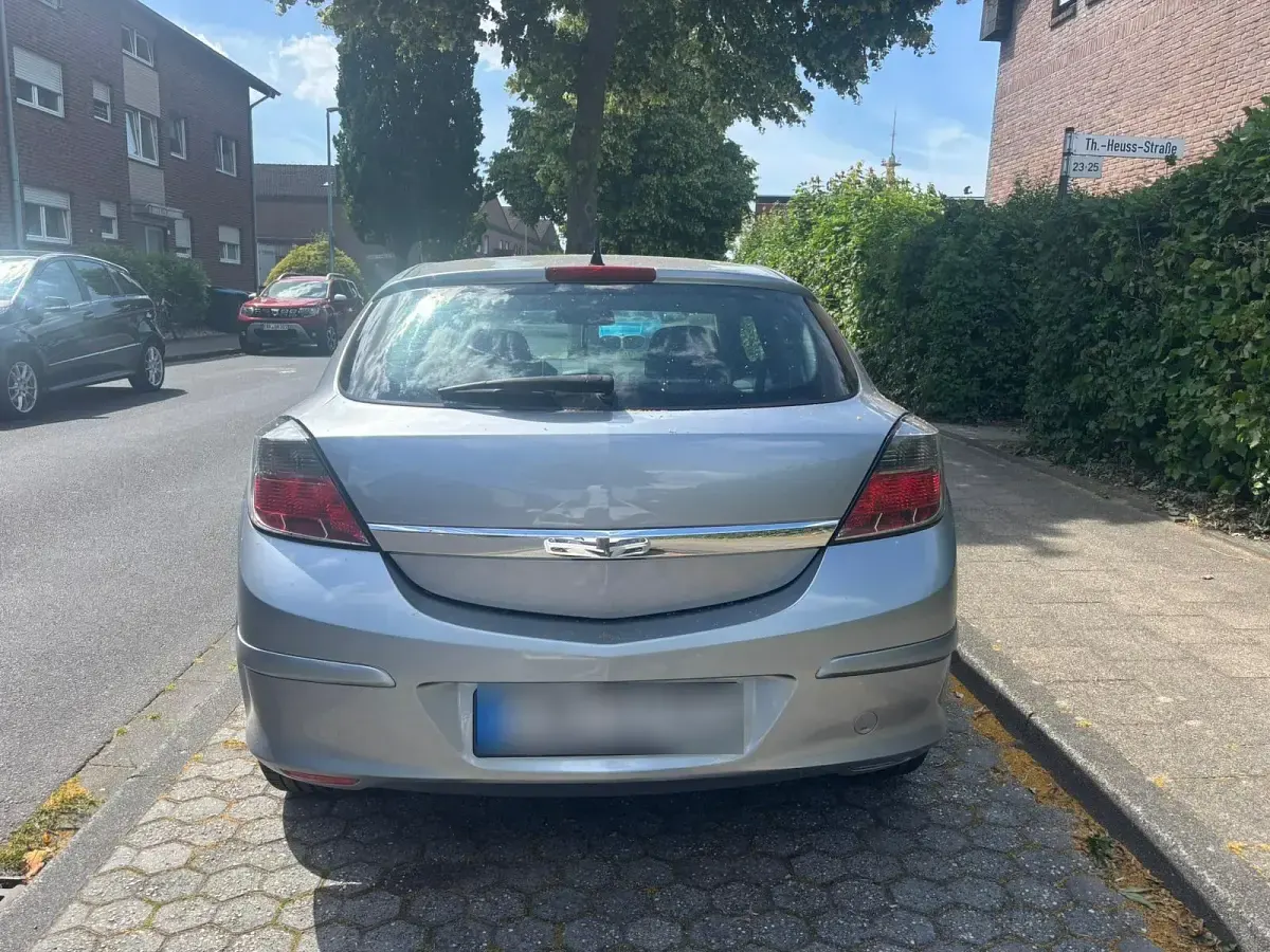 Gebraucht Opel Astra 105 PS (77 kW) 2006 Grau Coupé