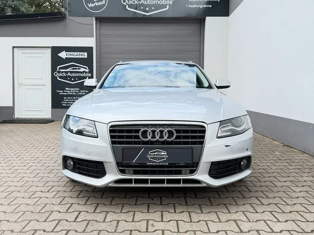 Gebraucht Audi A4 Attraction 136 PS (100 kW) 2011 Silber Kombi