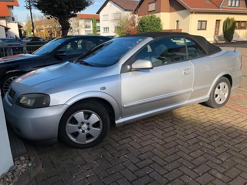 Silber Gebraucht 2004 Opel Astra Cabriolet Cabrio | 1.750 € (Fairer Preis) - Bild 1/3