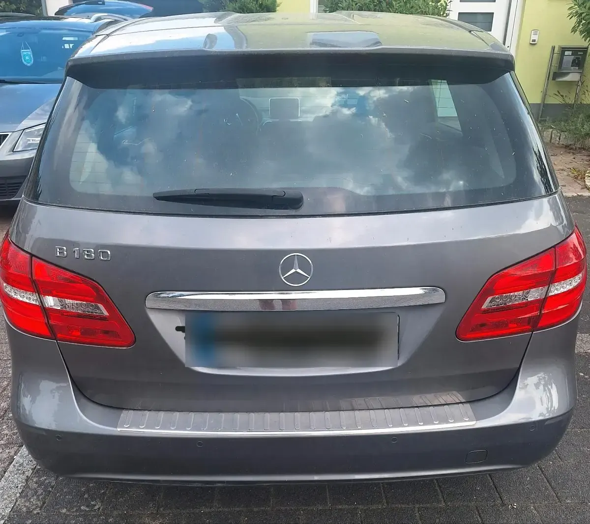Gebraucht Mercedes B180 122 PS (89 kW) 2012 Grau Kleinwagen