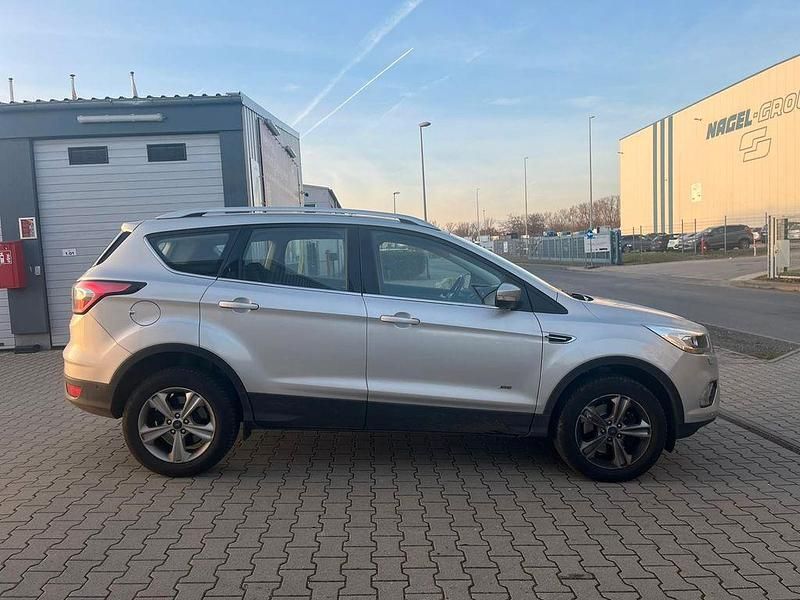 Gebraucht Ford Kuga Cool & Connect 175 PS (128 kW) 2018 Other SUV
