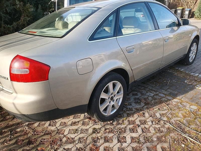 Gebraucht Audi A6 150 PS (110 kW) 2003 Gold Limousine