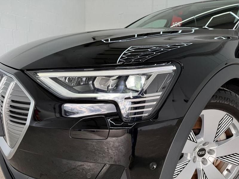 Gebraucht Audi e-tron Basis 230 kW (313 PS) 2022 Schwarz SUV