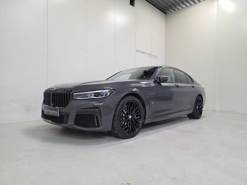 Grau Gebraucht 2020 BMW 745e M Sport Limousine | 49.990 € (Fairer Preis) - Bild 1/4