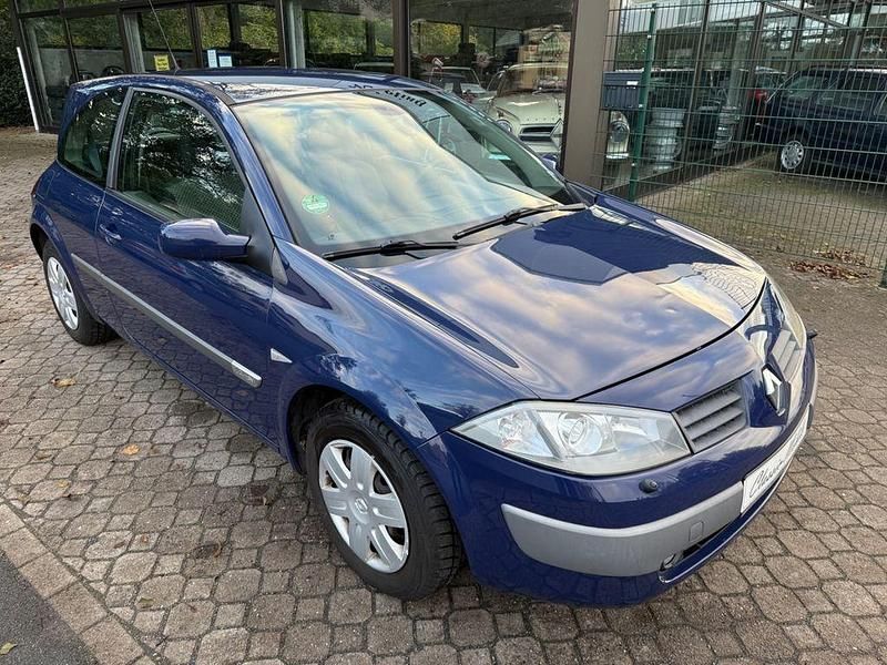 Blau Gebraucht 2004 Renault Mégane II Expression Limousine | 2.200 € (Etwas zu teuer) - Bild 1/4