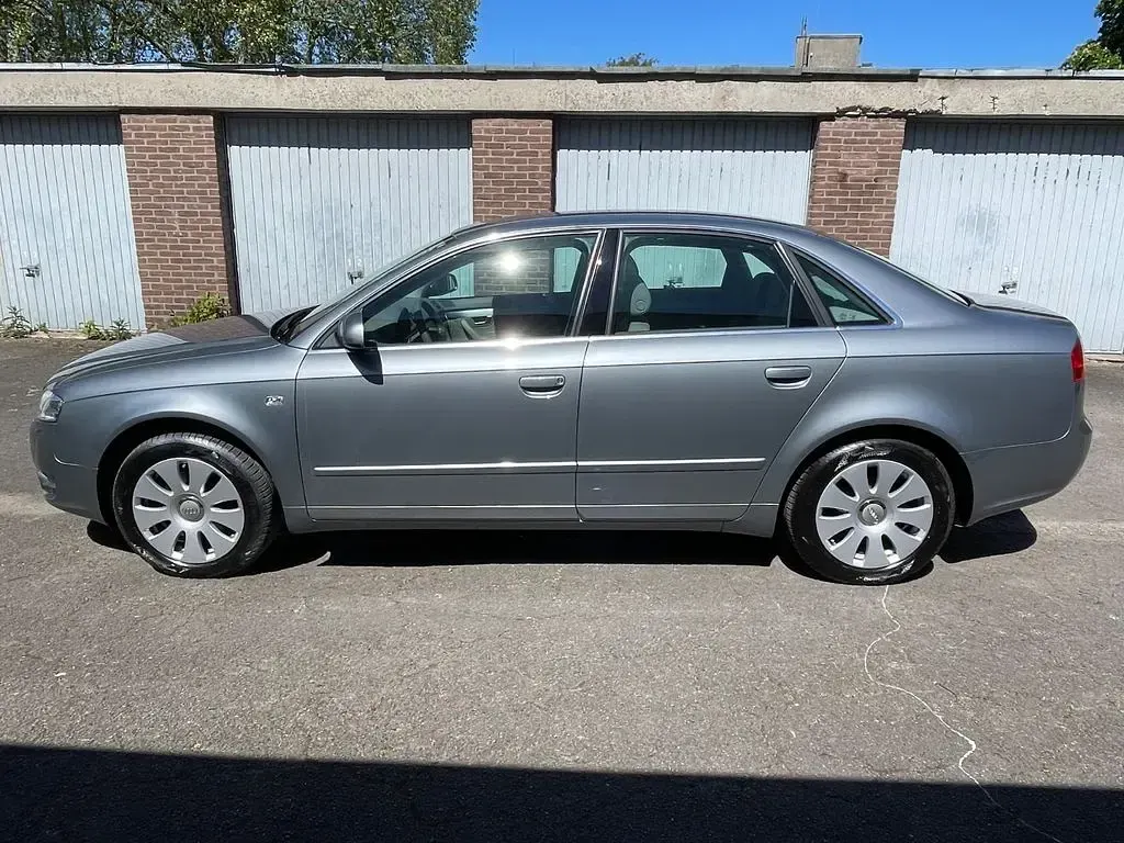 Gebraucht Audi A4 131 PS (96 kW) 2007 Grau Limousine