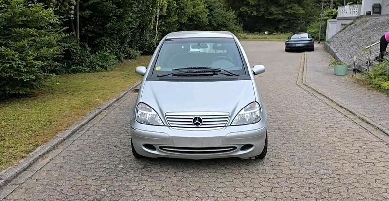 Silber Gebraucht 2002 Mercedes A170 Limousine | 1.800 € (Fairer Preis) - Bild 1/3