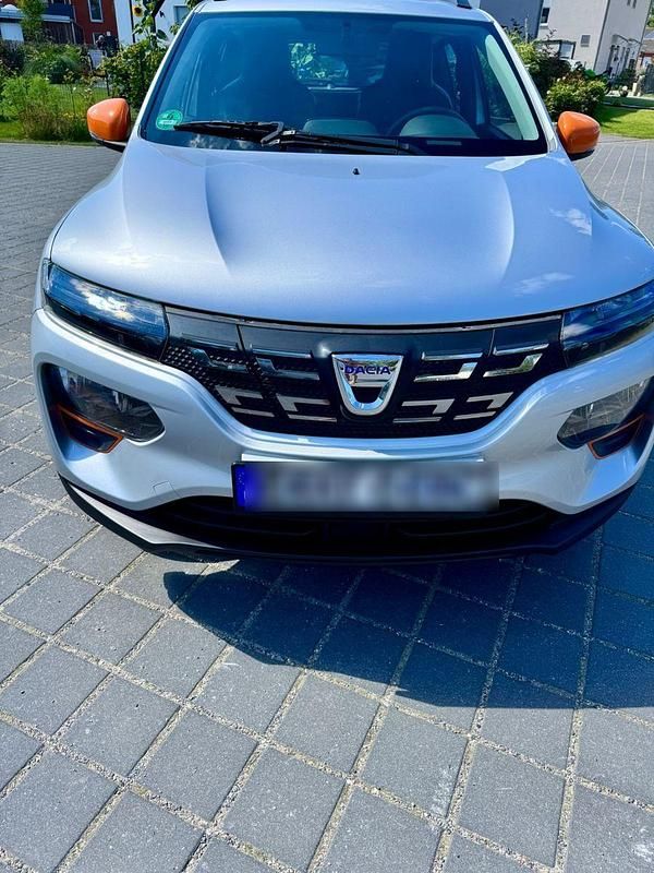 Silber Gebraucht 2021 Dacia Spring Comfort Plus Kleinwagen | 8.500 € (Guter Preis) - Bild 1/4