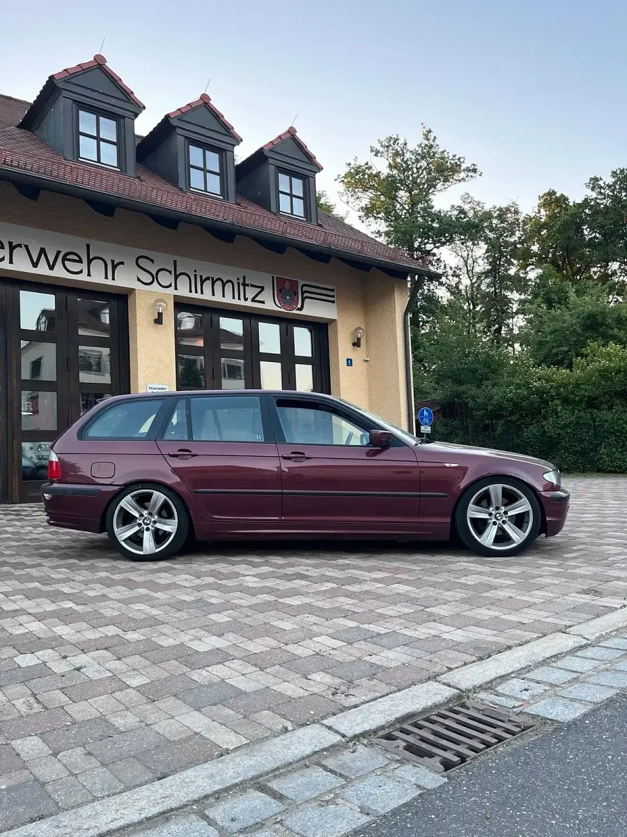 Gebraucht BMW 320 150 PS (110 kW) 2004 Rot Kombi