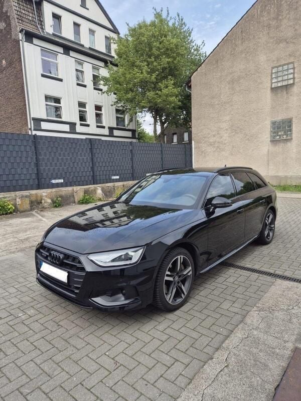 Schwarz Gebraucht 2020 Audi A4 Advanced Kombi | 25.900 € (Superpreis) - Bild 1/4