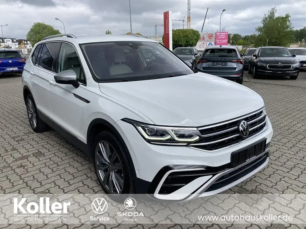 Gebraucht VW Tiguan Allspace Elegance 150 PS (110 kW) 2023 Weiß SUV