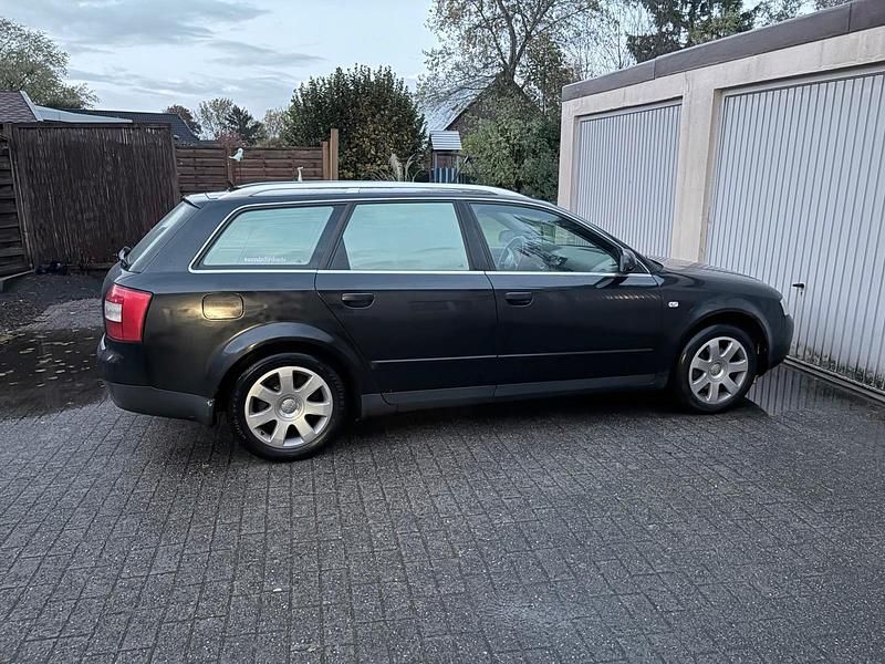 Gebraucht Audi A4 131 PS (96 kW) 2003 Schwarz Kombi