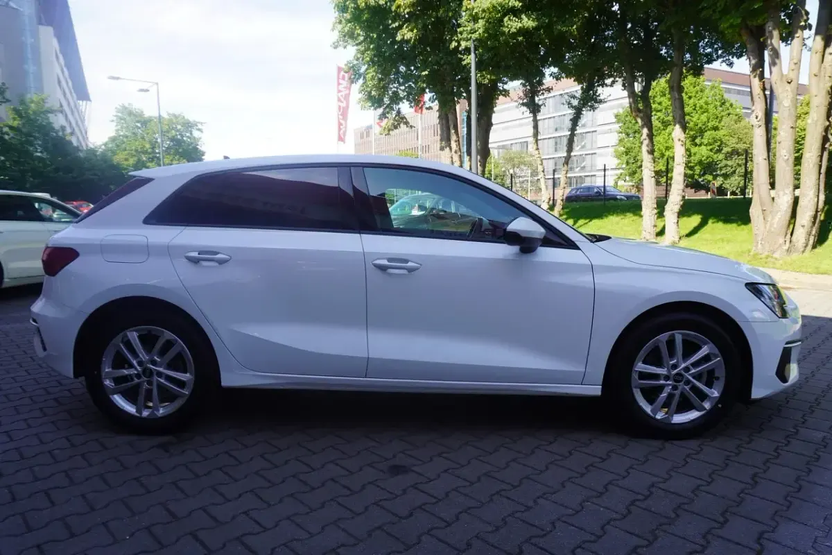 Gebraucht Audi A3 Sportback e-tron Basis 204 PS (150 kW) 2022 Weiß Kleinwagen