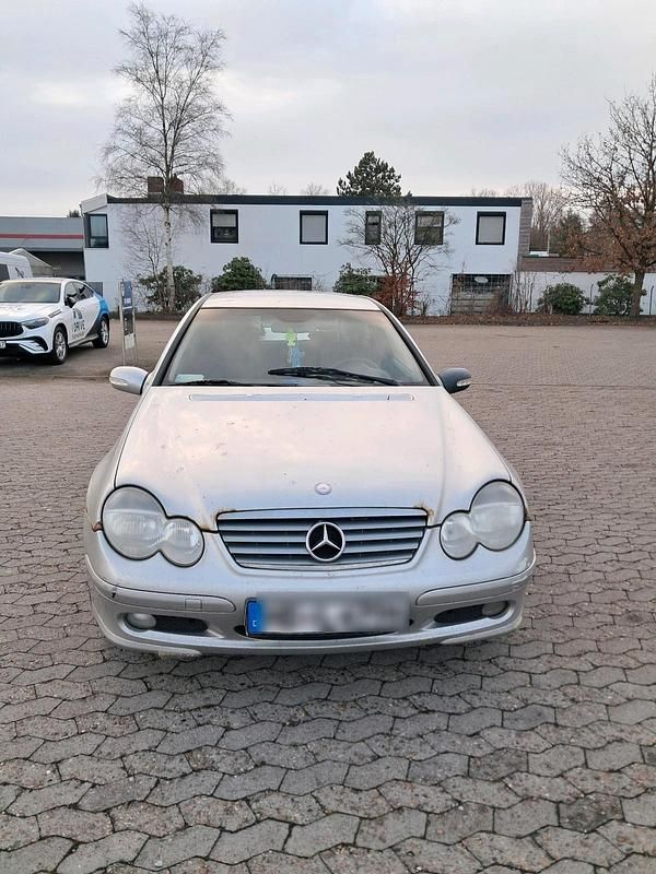 Gebraucht Mercedes C180 95 PS (69 kW) 2001 Silber Limousine