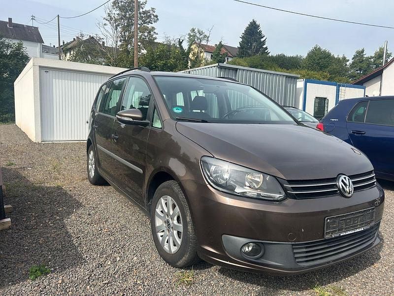 Braun Gebraucht 2012 VW Touran Trendline Van / Kleinbus | 5.999 € (Guter Preis) - Bild 1/4
