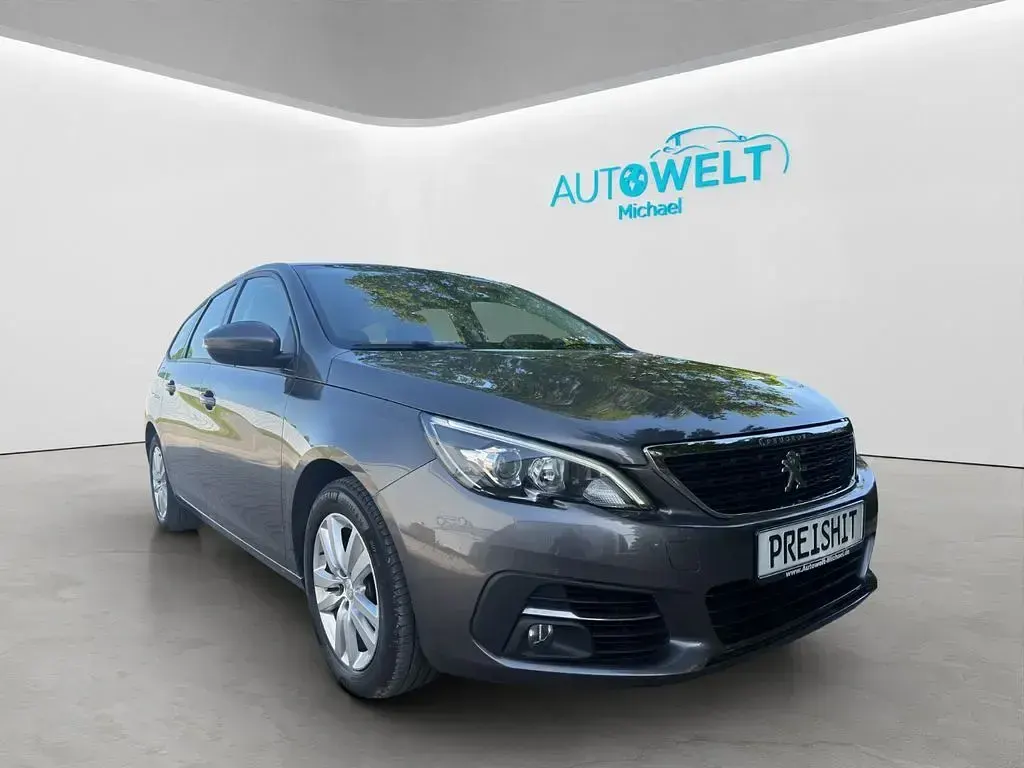 Gebraucht Peugeot 308 SW Active 131 PS (96 kW) 2021 Grau Kombi