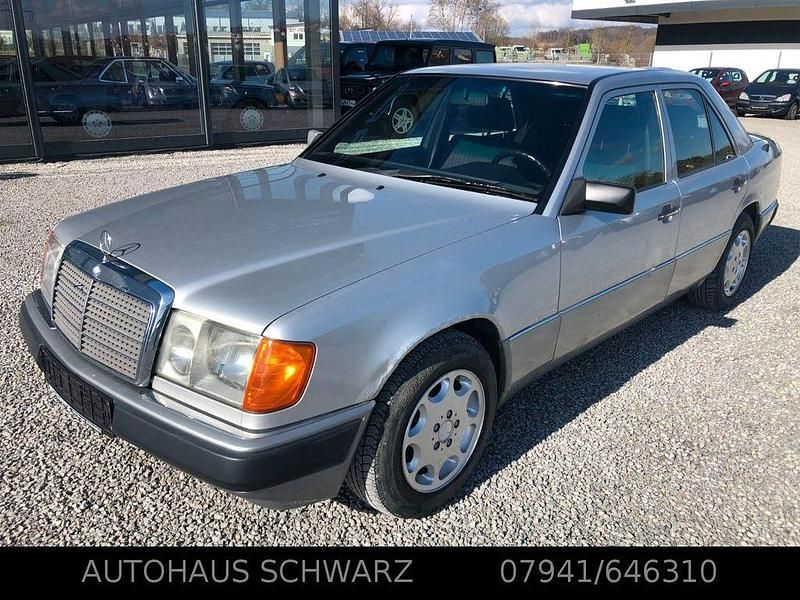 Gebraucht Mercedes E230 132 PS (97 kW) 1992 Brillantsilber  metalliclack Limousine