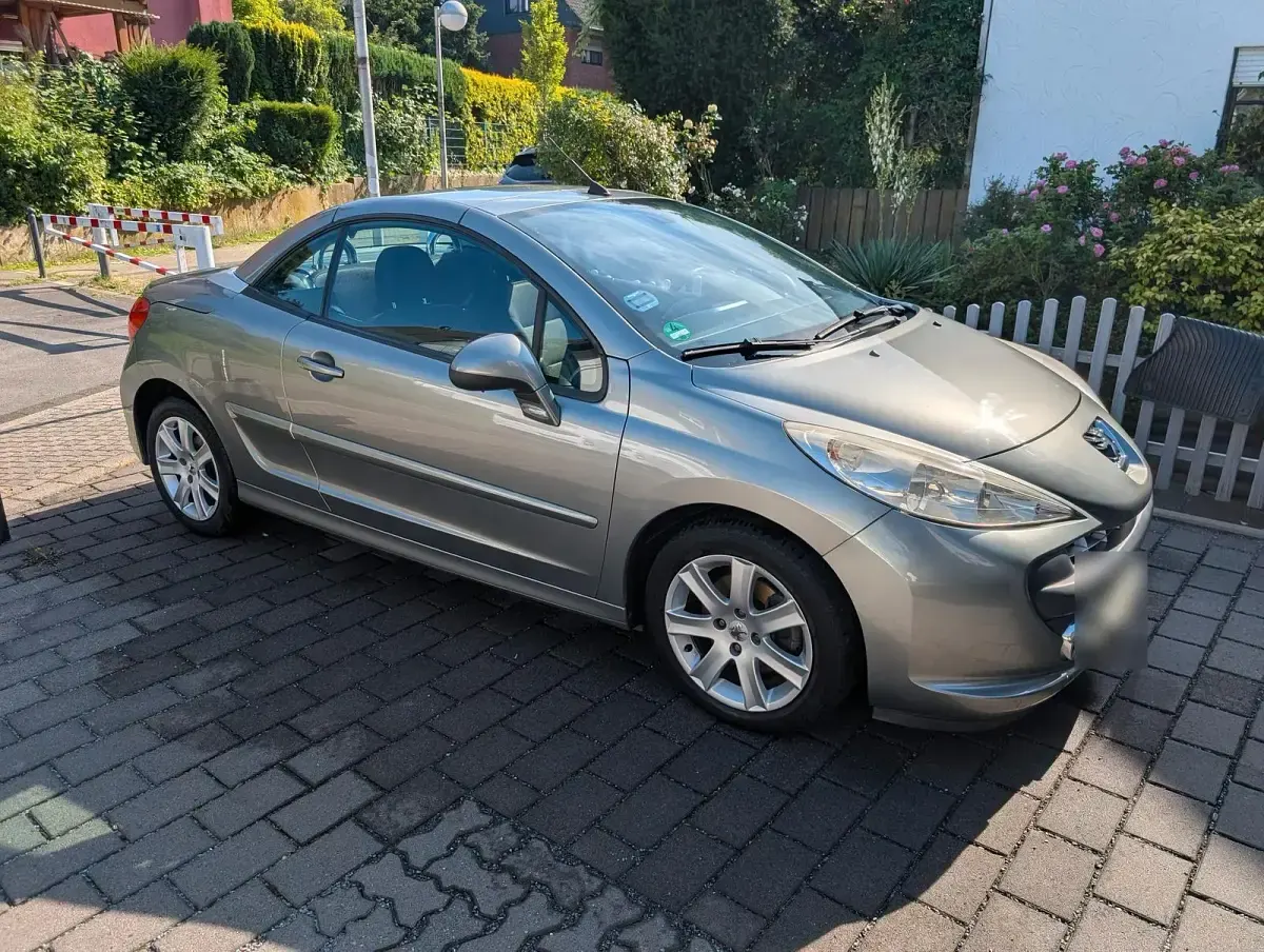 Gebraucht Peugeot 207 CC 120 PS (88 kW) 2008 Silber Cabrio