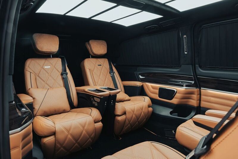 Gebraucht Mercedes V300 237 PS (174 kW) 2024 Schwarz Van / Kleinbus