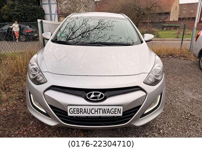 Silber Gebraucht 2013 Hyundai i30 Edition Kombi | 7.600 € (Fairer Preis) - Bild 1/4