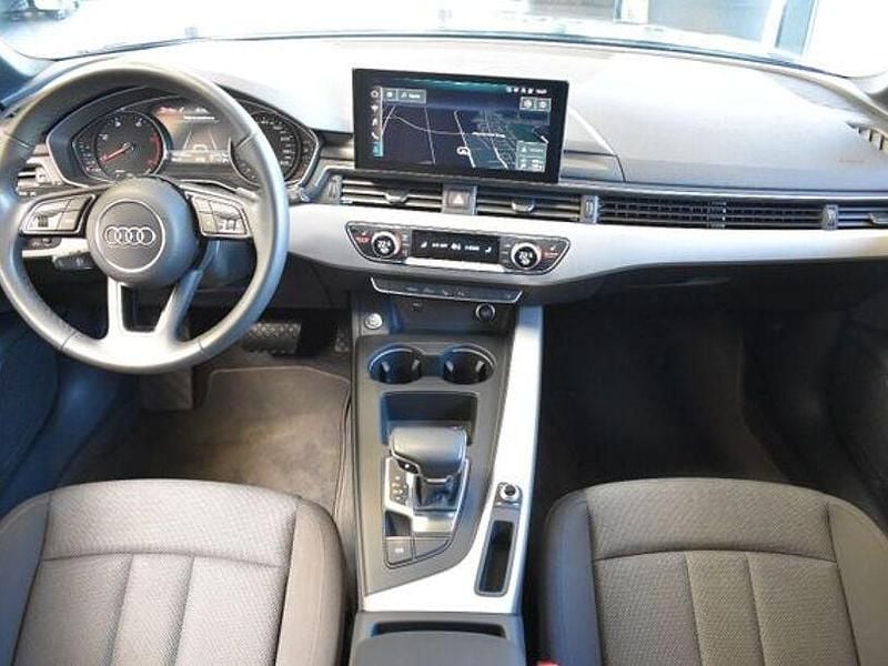 Gebraucht Audi A4 Advanced 163 PS (119 kW) 2023 Blau Kombi