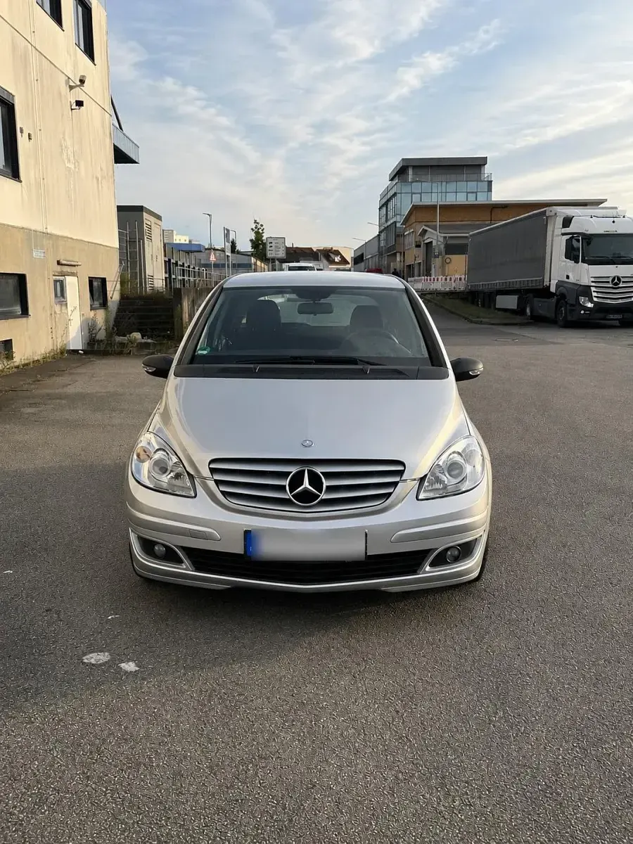 Gebraucht Mercedes B180 109 PS (80 kW) 2005 Silber Van / Kleinbus