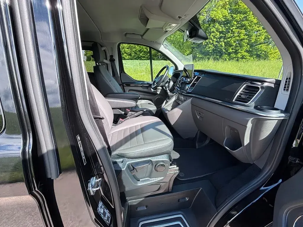 Gebraucht Ford Tourneo Titanium X 185 PS (136 kW) 2021 Schwarz Van / Kleinbus