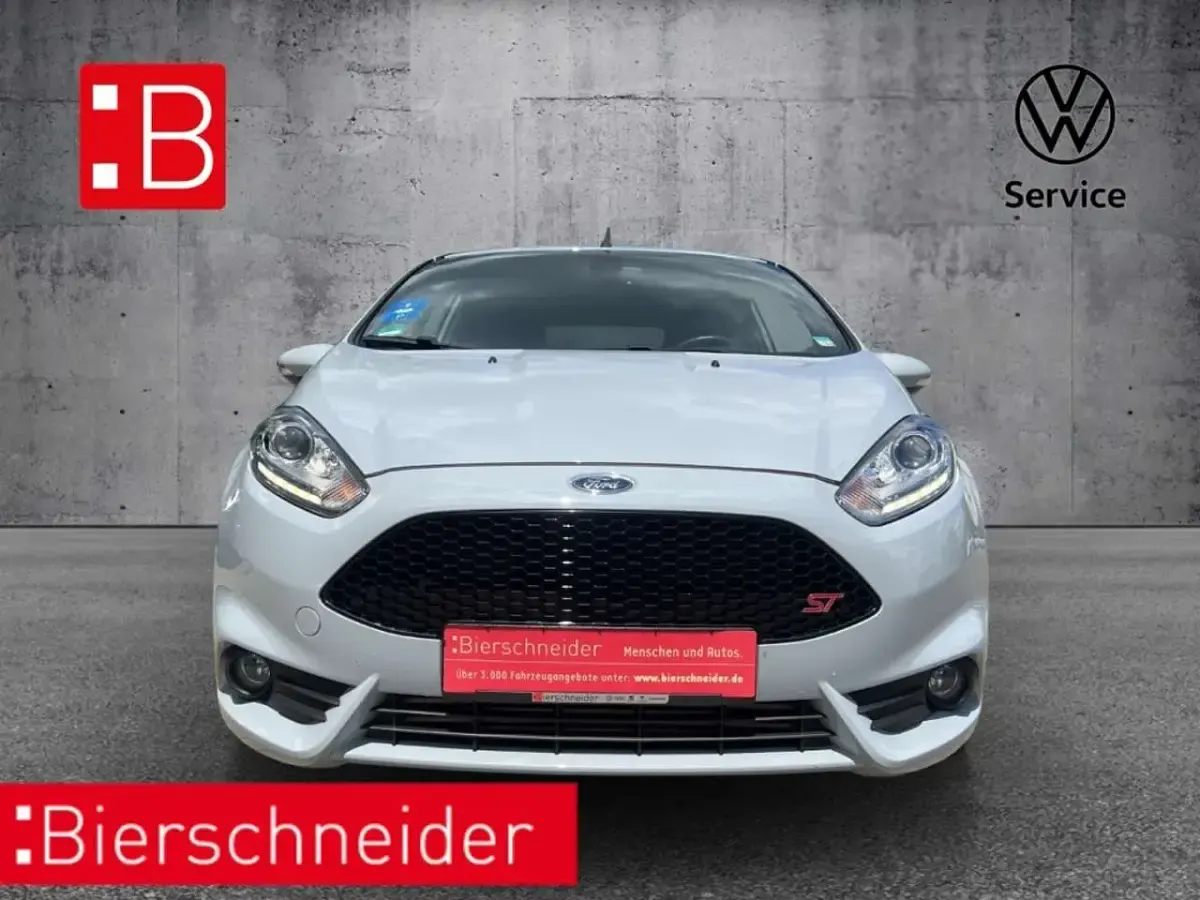 Gebraucht Ford Fiesta ST200 200 PS (147 kW) 2017 Weiss Kleinwagen
