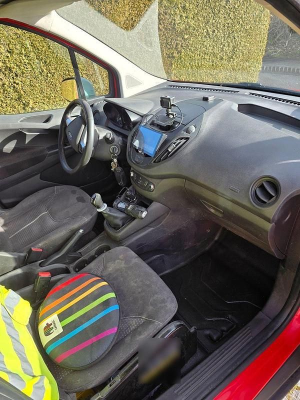 Gebraucht Ford Transit 75 PS (55 kW) 2016 Rot Kombi