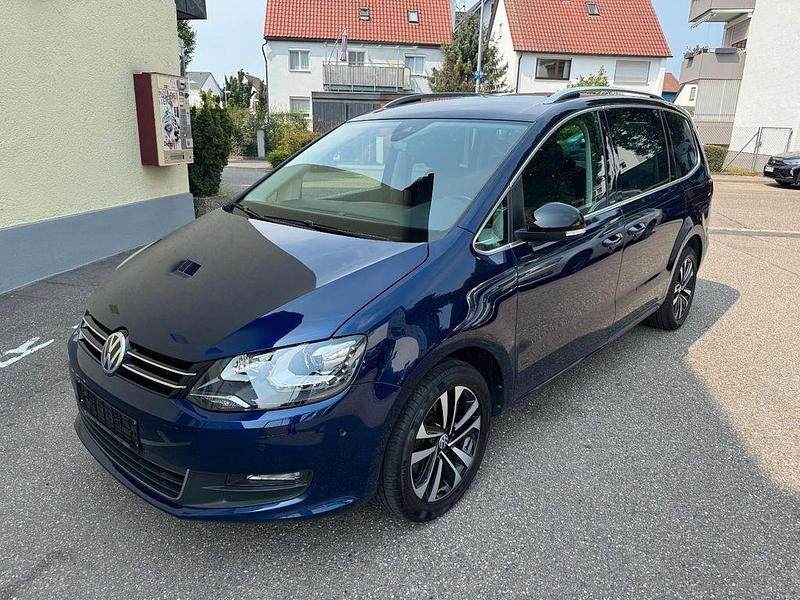 Blau Gebraucht 2019 VW Sharan IQ Drive Van / Kleinbus | 23.750 € (Fairer Preis) - Bild 1/4