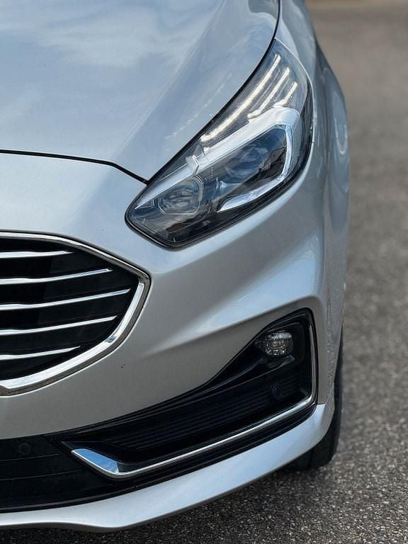 Gebraucht Ford S-MAX Titanium 190 PS (139 kW) 2021 Silber Van / Kleinbus