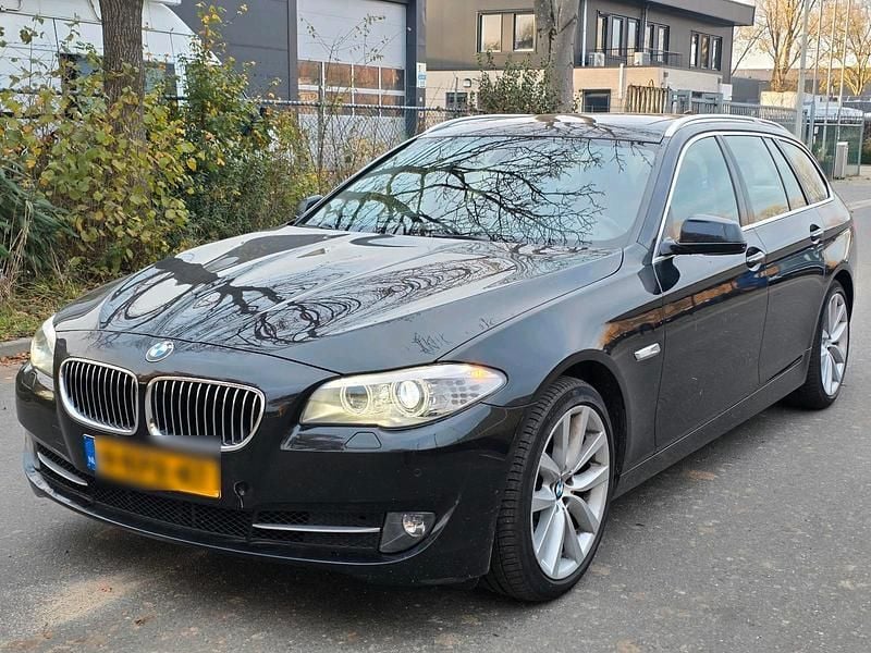 Schwarz Gebraucht 2013 BMW 528 Kombi | 6.450 € (Superpreis) - Bild 1/4