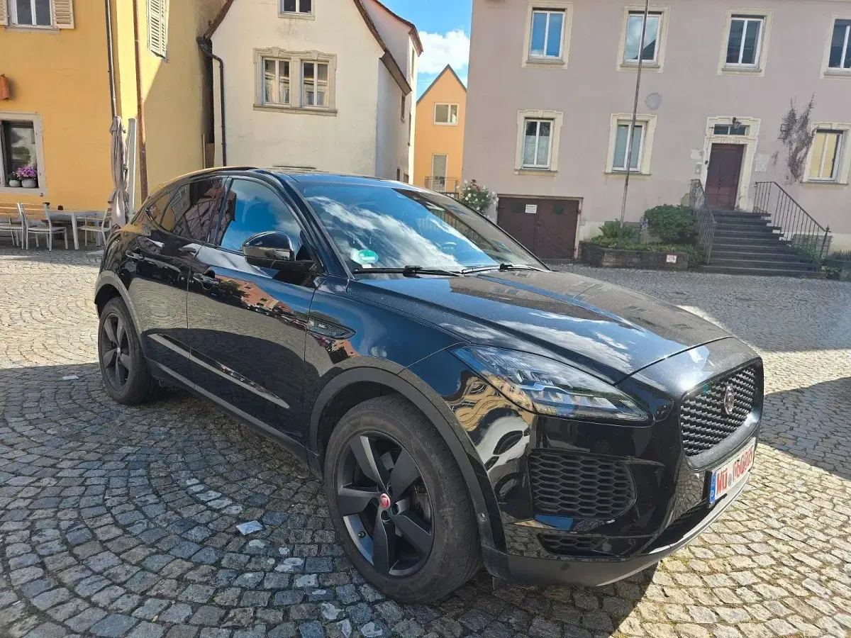 Gebraucht Jaguar E-Pace 150 PS (110 kW) 2020 Schwarz SUV