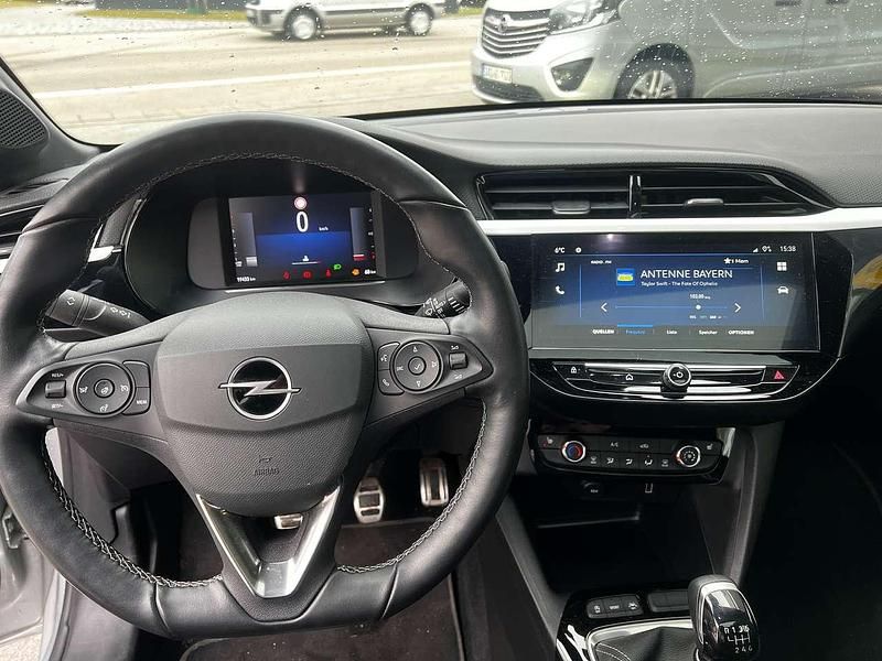 Gebraucht Opel Corsa 101 PS (74 kW) 2023 Kristall silber Kleinwagen