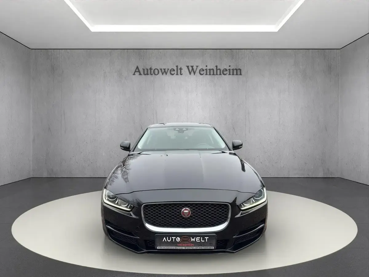 Gebraucht Jaguar XE Prestige 179 PS (131 kW) 2015 Schwarz Limousine