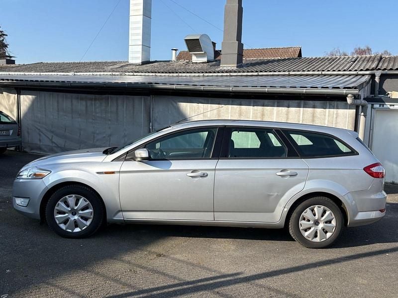 Gebraucht Ford Mondeo 145 PS (106 kW) 2008 Silber Kombi