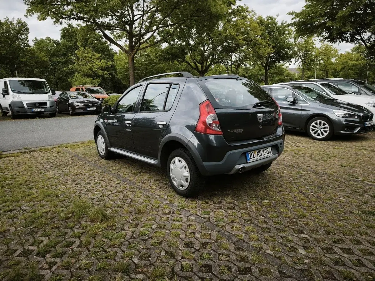 Gebraucht Dacia Sandero Stepway 87 PS (63 kW) 2010 Grau Limousine