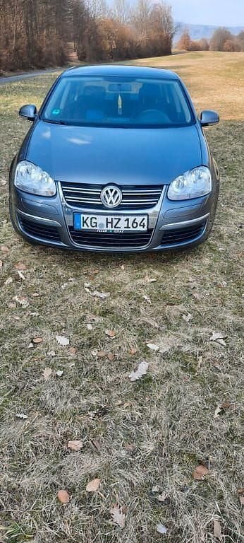 Gebraucht VW Jetta Trendline 102 PS (75 kW) 2010 Grau Limousine