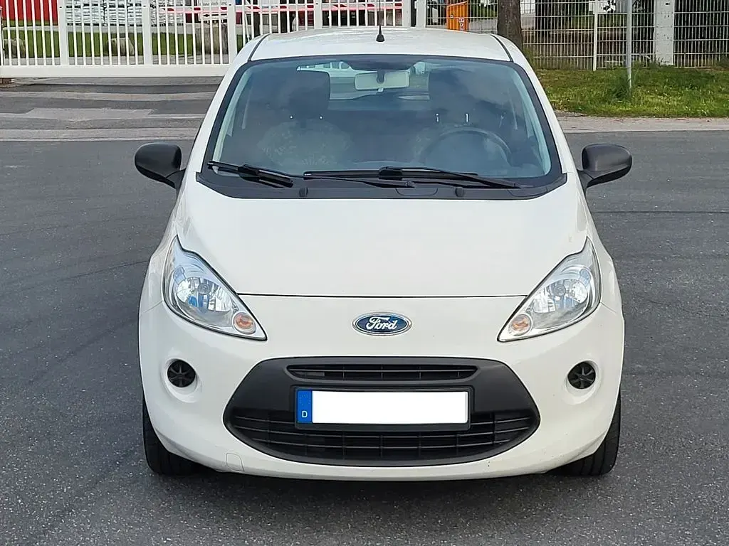 Używany Ford Ka 69 KM (50 kW) 2010 Biały Hatchback