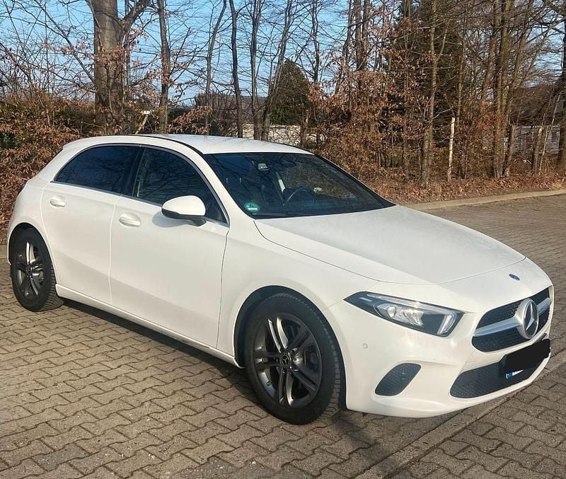 Gebraucht Mercedes A220 190 PS (139 kW) 2019 Weiß Limousine