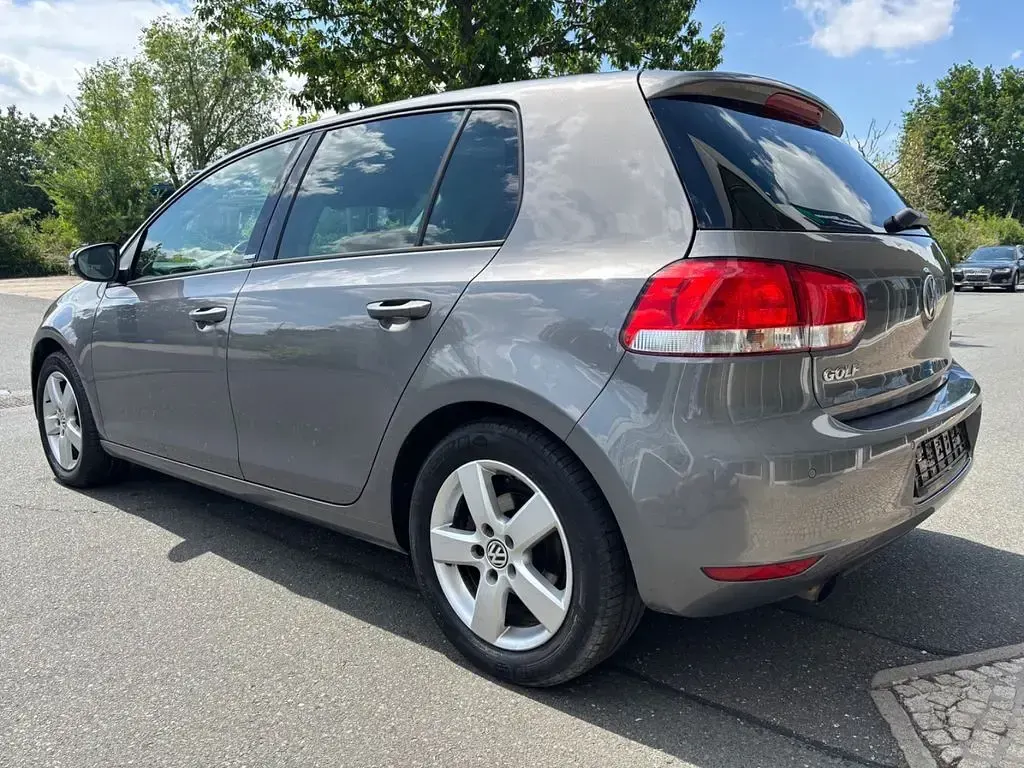Gebraucht VW Golf VII Style 105 PS (77 kW) 2012 Grau Limousine