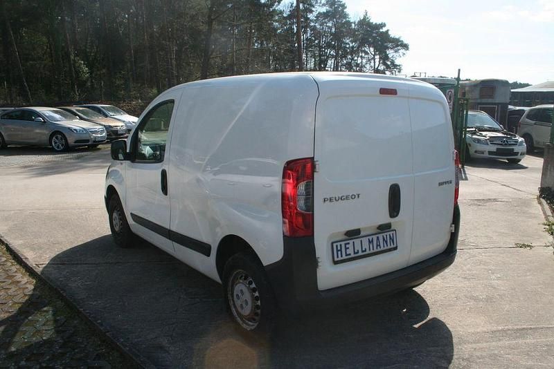 Gebraucht Peugeot Bipper Basis 73 PS (53 kW) 2009 Weiß Van / Kleinbus