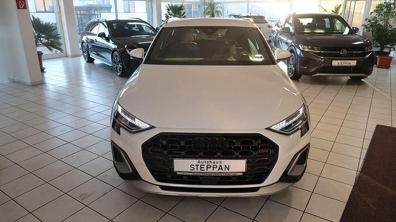 Gebraucht Audi A3 150 PS (110 kW) 2024 Weiß Limousine