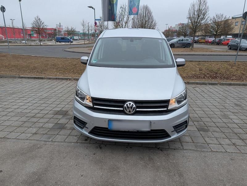 Gebraucht VW Caddy Maxi Trendline 125 PS (91 kW) 2017 Grau Van / Kleinbus