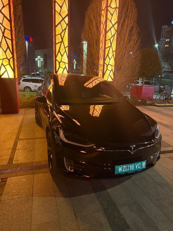 Schwarz Gebraucht 2019 Tesla Model X SUV | 46.300 € - Bild 1/4