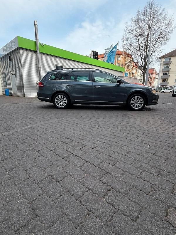 Gebraucht VW Passat Comfortline 122 PS (89 kW) 2012 Grau Kombi