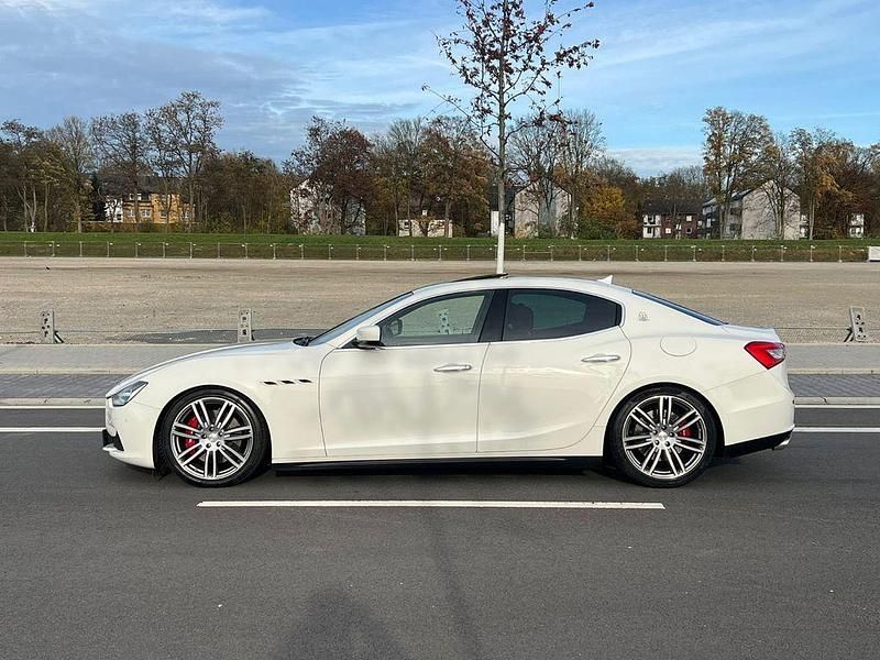 Gebraucht Maserati Ghibli 275 PS (202 kW) 2014 Weiß Limousine